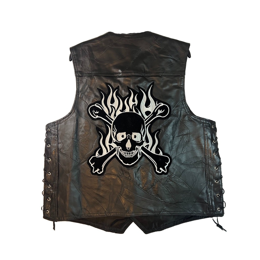 Diamond Plate Buffalo Leather Bikers Vest Size Large Skull on Back And Buttons